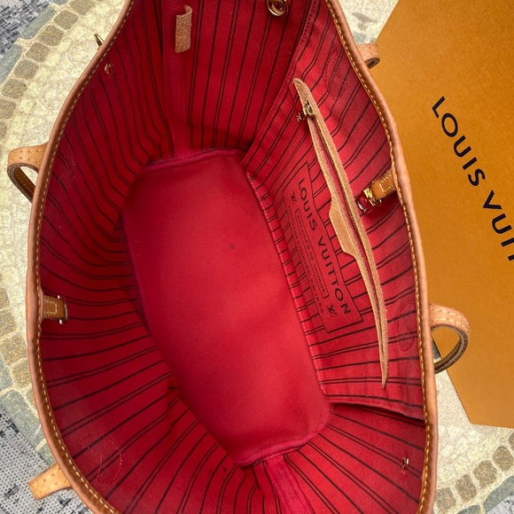 LV Neverfull MM Gently used-Excellent condition - Picture 5 of 11